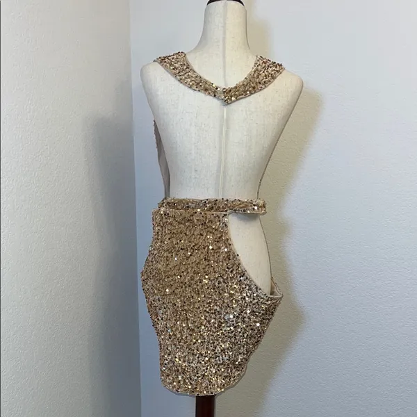 Knowles Gold Sequin Plunge Bodycon‎ Dress - Image 4