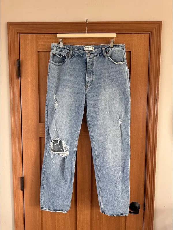 Abercrombie & Fitch The Dad Jean High Rise Distressed Women’s size 33 / 16 Reg - Image 13