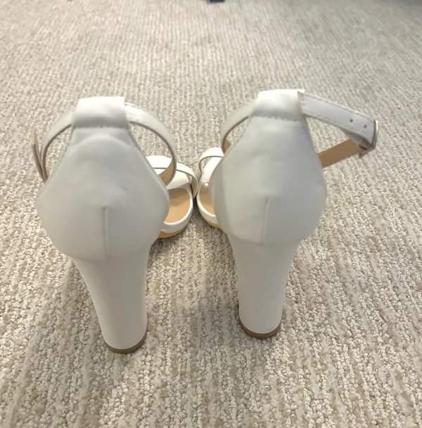 White 3 Inch Heels Size 7.5 - Image 3