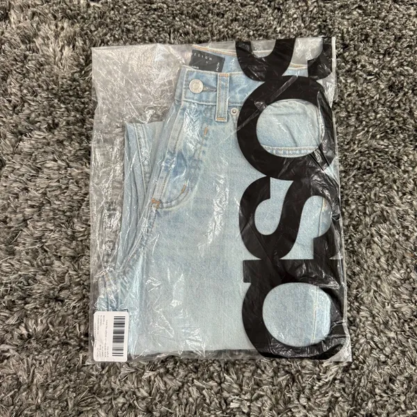 ASOS Deisgn 90s Straight Leg Jeans in Light Blue, Size 24X34​​​​​​ - Image 6