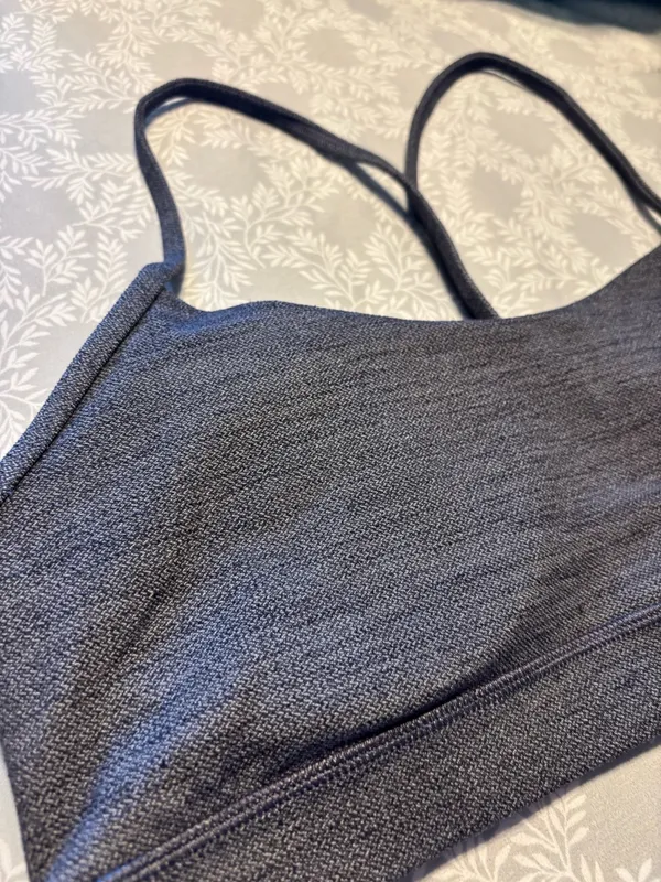 Lululemon Y back sports bra Size 12 Worn like once With original pads - Image 3