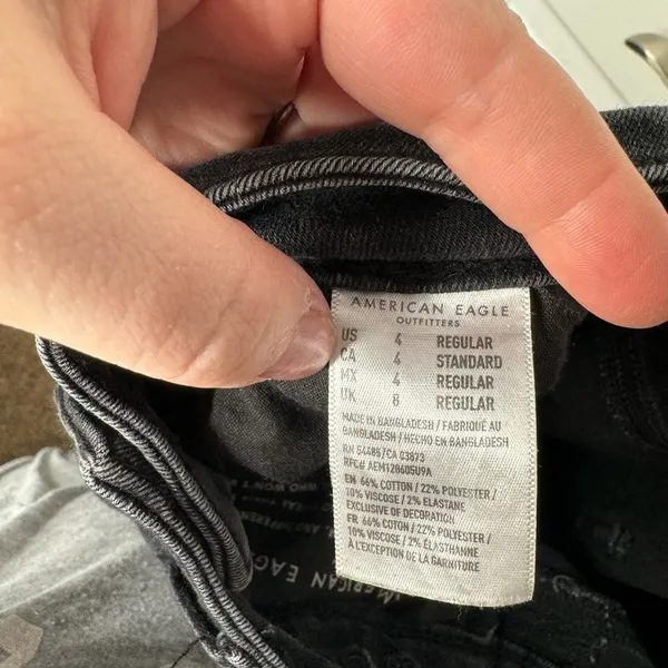 AMERICAN EAGLE Next Level Stretch Skinny Raw Hem Distressed Black Denim Size 4R‎ - Image 6
