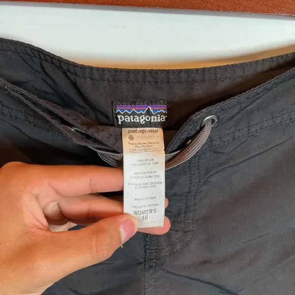 Patagonia Board Shorts Black Lace Up Side Pocket Womens 10 Swim Surf Beach - Image 3