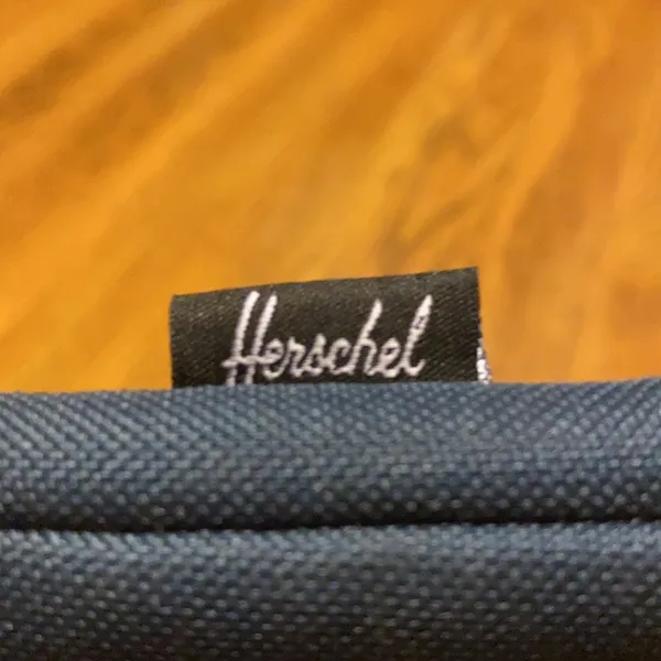 Herschel tablet or iPad soft padded case - Image 3
