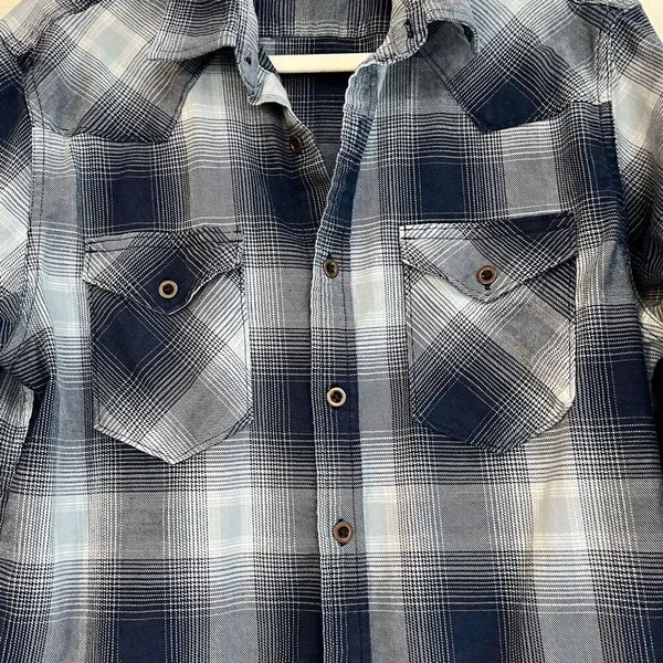 Wrangler Blue Plaid Button Up Long Sleeve Shirt Medium - Image 2