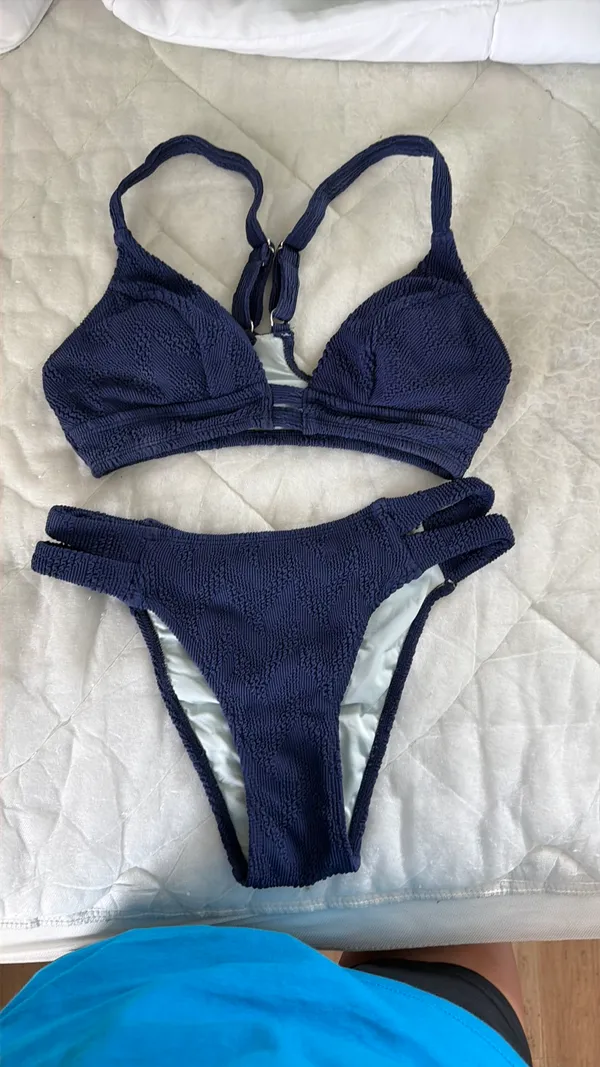 Cupshe Bikini Set - Image 2