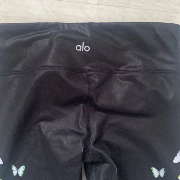Alo Yoga Women's Black Multicolor Butterflies Ankle Compression Leggings Sz XS - Image 10