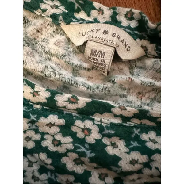Adorable Lucky Brand women’s casual green white‎ floral tee shirt sz M - Image 5