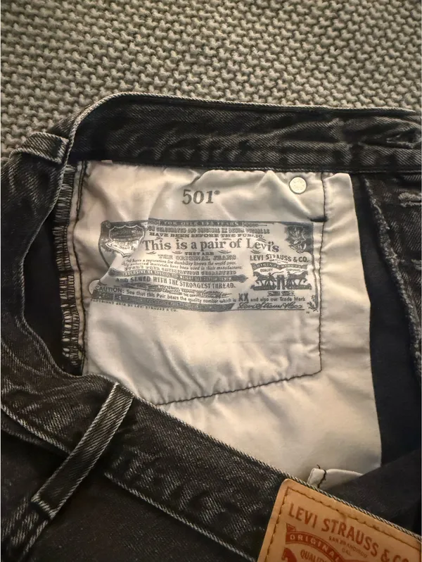 Levi’s 501 Shorts - Image 3