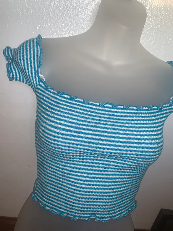 Off The Shoulder Crop Top - Image 2