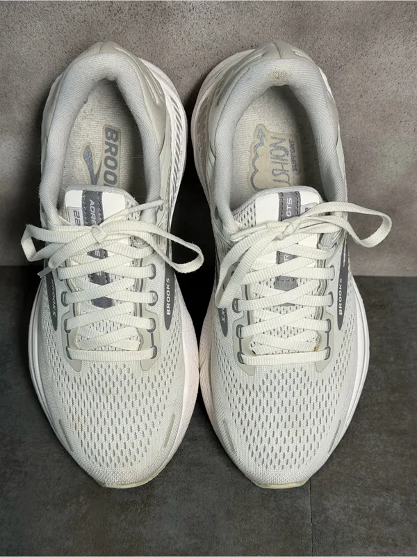 Brooks Adrenaline GTS 22 Women’s Oyster Grey/White Sneakers 1203531B134 Sz 7.5B - Image 7