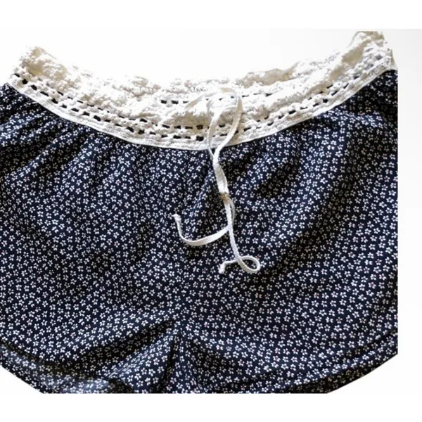 Aerie Navy Floral Lounge Shorts Crochet Waist Drawstring Women’s Large - Image 2