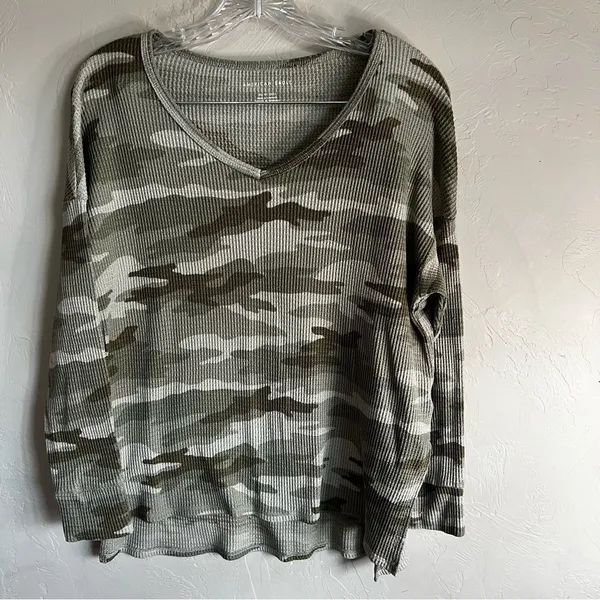 American Eagle Oversized Camo Thermal‎ Long Sleeve Top - Image 2