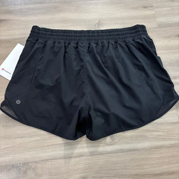 NWT Lululemon Hotty Hot Short High-Rise Long 4" Women Size 14 Black - Image 5