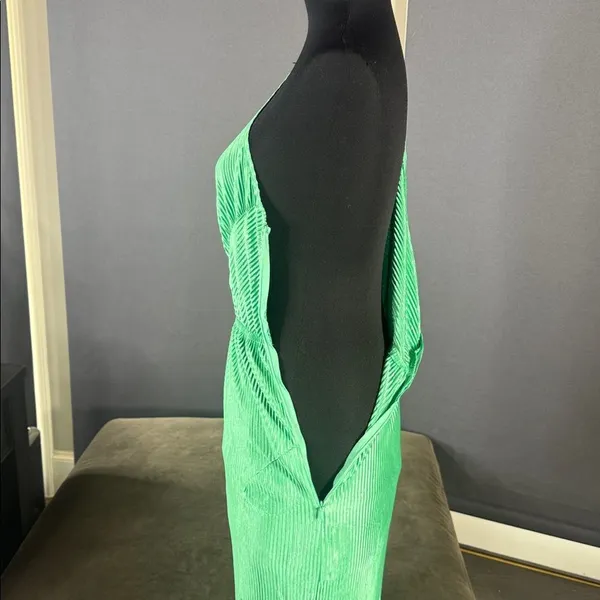Women’s Green One-Shoulder Midi Dress Side Cut Out Side Zip Size M NWOT - Image 7