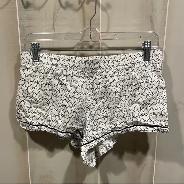 Cute soft cotton blend Victoria’s Secret black white heart shorts pajamas lounge - Image 7