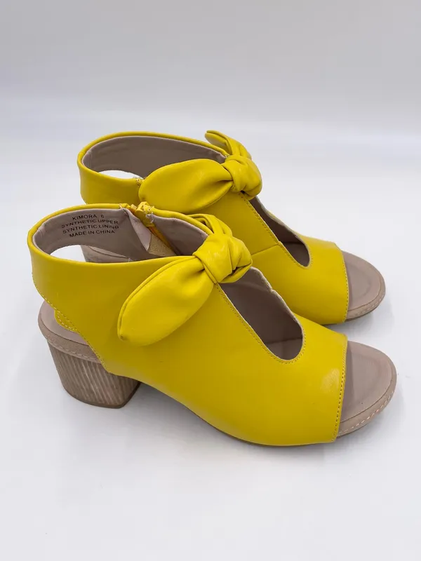 NEW Good Choice Kimora Sandal Heels Size 6 Bright Yellow Faux Leather Bow Detail - Image 2