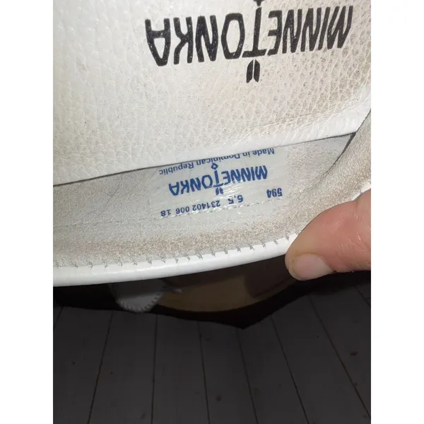 Minnetonka White Leather driving Moccasin 8.5 Comfort shoe slipper rubber sole‎ - Image 7