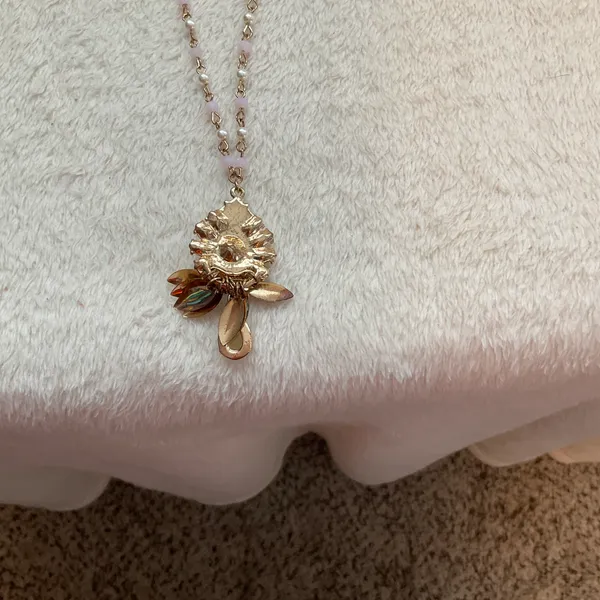 Long Necklace with flower and Stones Gold - Image 4