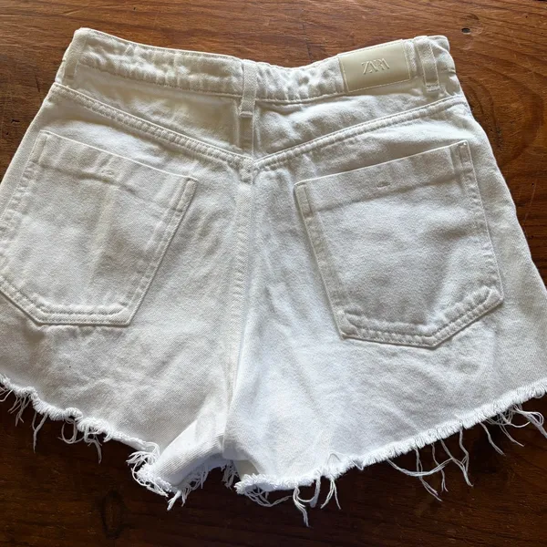 ZARA White High Rise Denim Cutoff Shorts Size 6 - Image 2