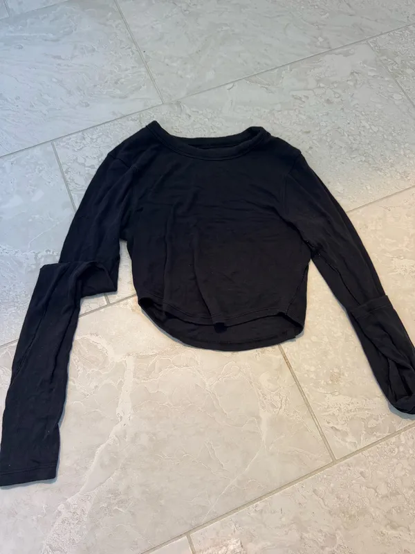 Lululemon longsleeve - Image 2