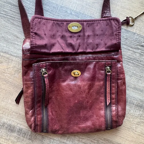 Fossil Burgundy Lamb Hide Leather Crossbody Messenger Bag ZB5524 Brass Key Charm - Image 3