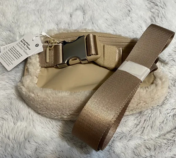 Lululemon Everywhere Fleece Belt Bag - Image 3