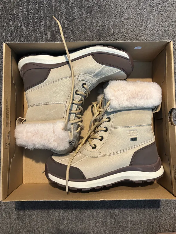UGG Adirondack Women’s Boots III Size 5.5 - Image 2