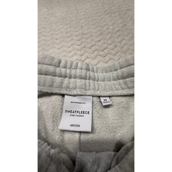 Aritzia Sweatfleece Cozy Fleece Boyfriend Fit Shorts Heather Grey Womens XS - Image 3
