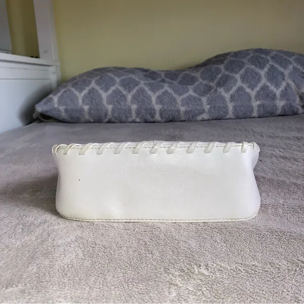 Elegant White Leather Handbag - Image 4