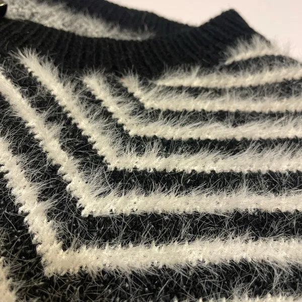 100% Acrylic Sweater. Womens. Small. Black & White Chevron. Fluffy Soft Texture. - Image 11
