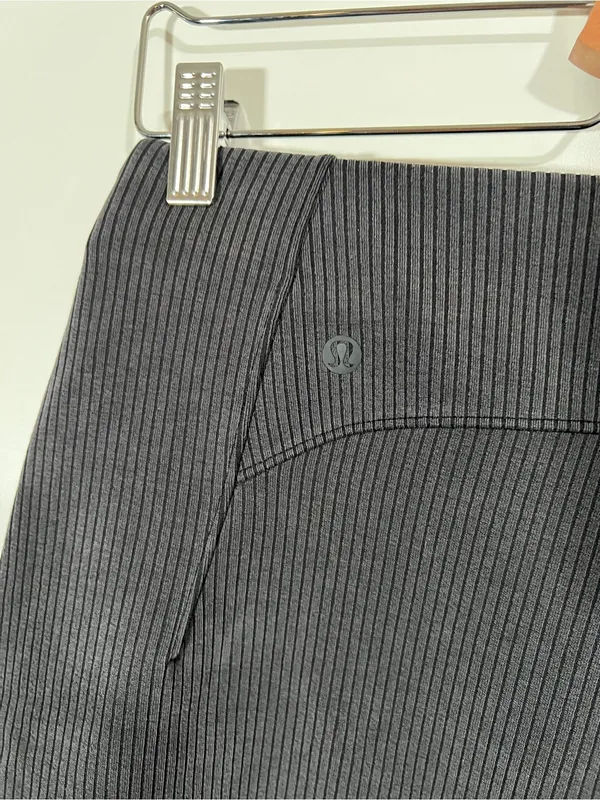 Lululemon Softstreme Ribbed Shorts High Rise Dark Gray Size 8 Sold Out - Image 6