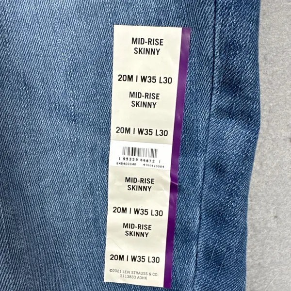 NWT Levi's Signature Jeans Women's 20M Mid Rise Skinny Jeans - Image 4