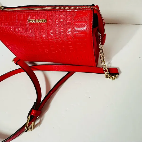 Steve Madden Red Logo Crossbody Bag NWOT 9” x 6” x 4” - Image 6