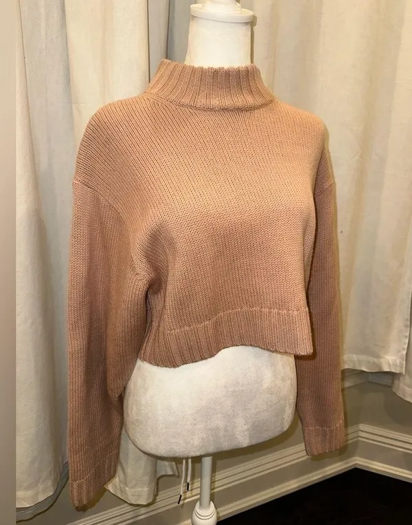 Aritzia Salmon Cropped Sweater - Image 2