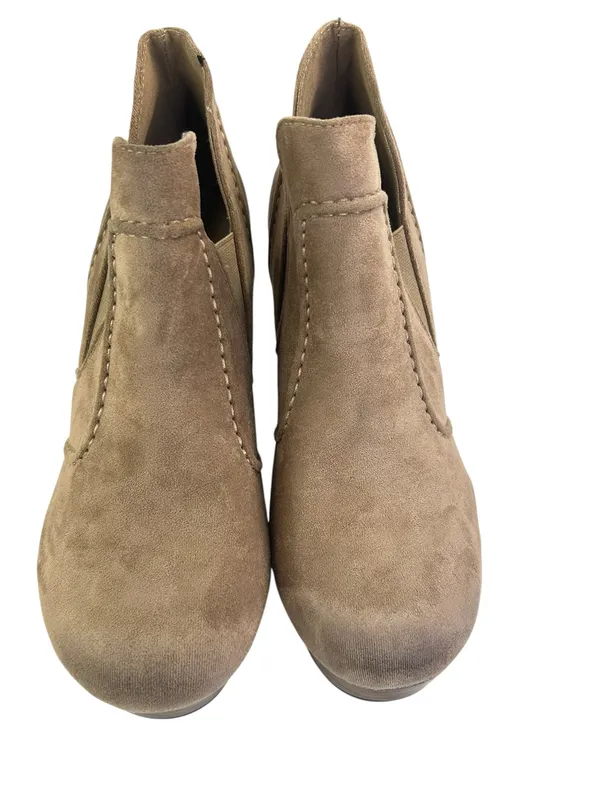 Pierre‎ Dumas Women's Pam Taupe Chunky Clog Bootie Size 9 Faux Suede 3.5” heel - Image 4