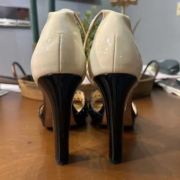 Kate Spade New York Fresia porcelain patent black platform‎ sandal heels size 10 - Image 9