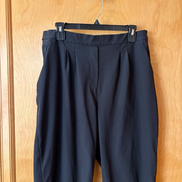 Lululemon Pleated Tapered Crop Pants Womens 12 Black High Rise Side Zip W5CTYS - Image 2