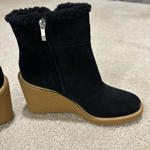 NWOT Franco Sarto Ulayna Suede Faux Shearling Wedge Booties Women’s 7.5 Black - Image 5