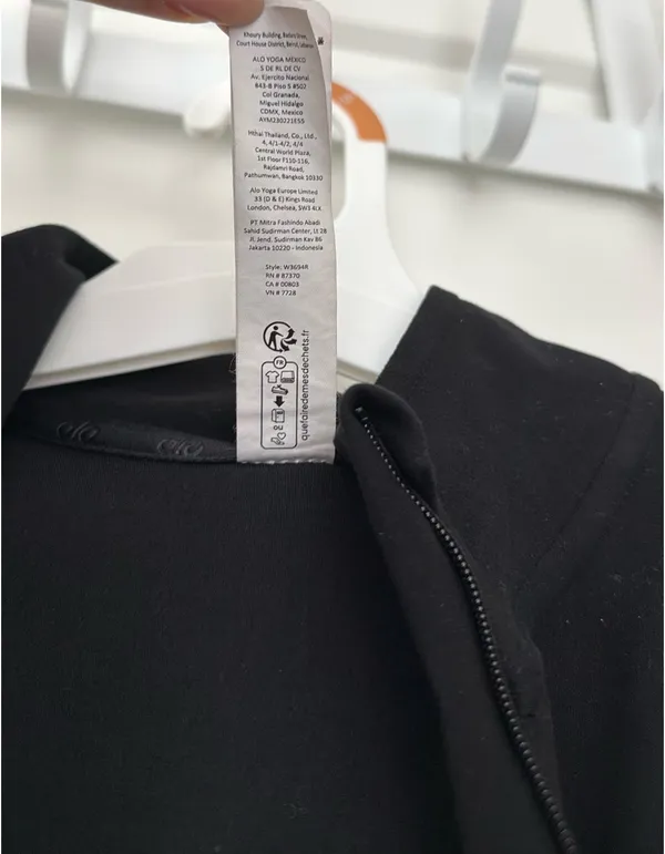 Alo Yoga Long Sleeve Top - Image 7