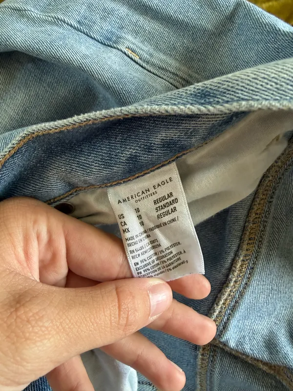 American Eagle Jeans - Image 3