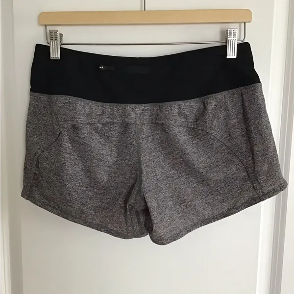 Lululemon Run Speed Up Shorts Women's 6 Gray Black Running Workout Gym‎ Yoga - Image 2