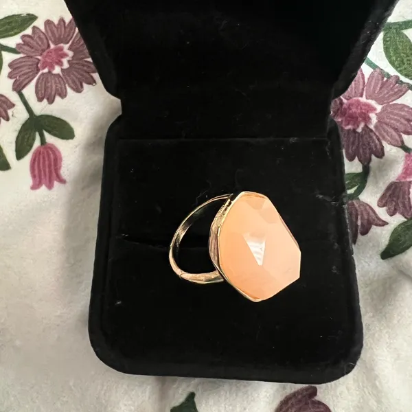 Golden Faux Gemstone Statement Ring Size 6 NWT Orange - Image 2