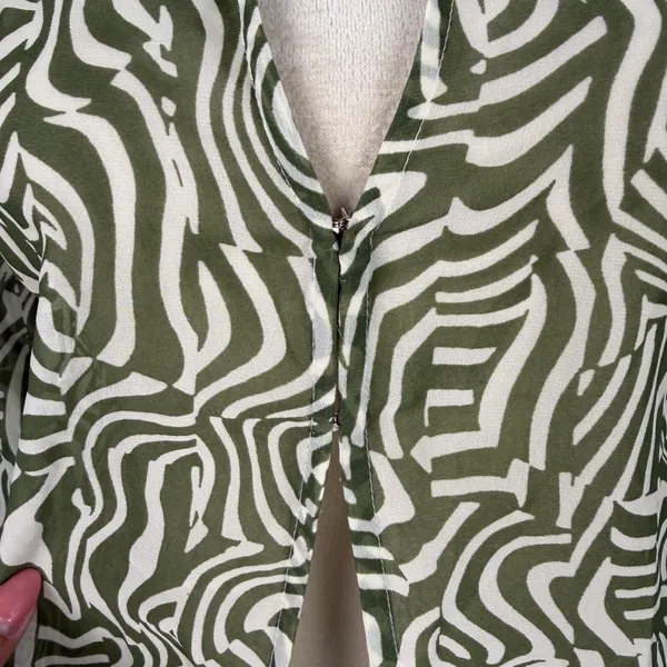 New Abercrombie & Fitch Green Sheer Long Sleeve Blouse Abstract Swirl Top Small‎ - Image 5