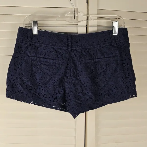 Lilly Pulitzer Womens Navy Lace The‎ Walsh Shorts 4 - Image 2