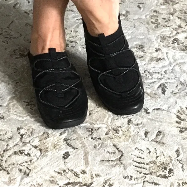 Easy Spirit Comfy casual slip ons 🖤🖤 - Image 2