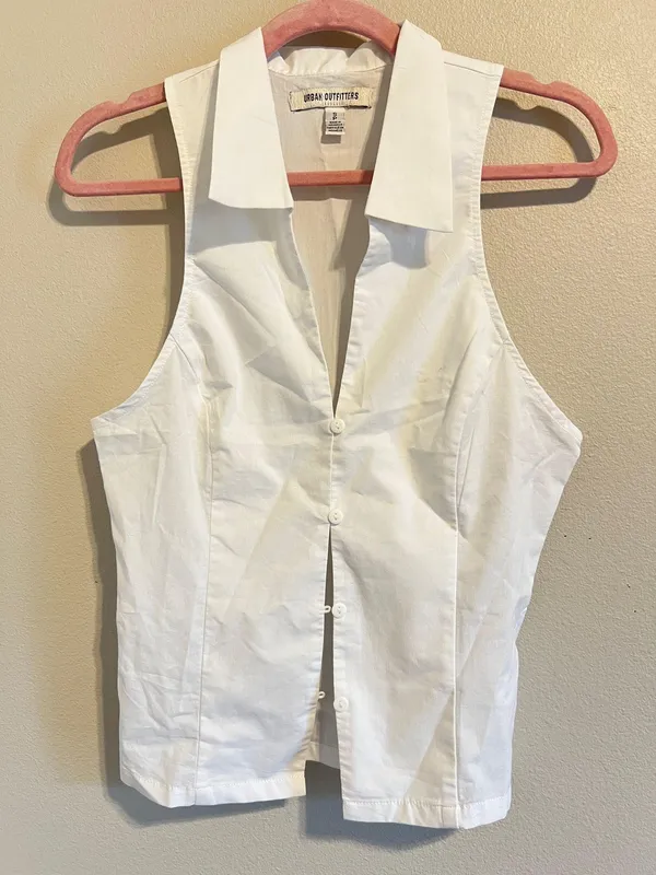 Women's White Uo Party Girl Cotton-Blend Button Down Sleeveless Shirt Top Small White - Image 2