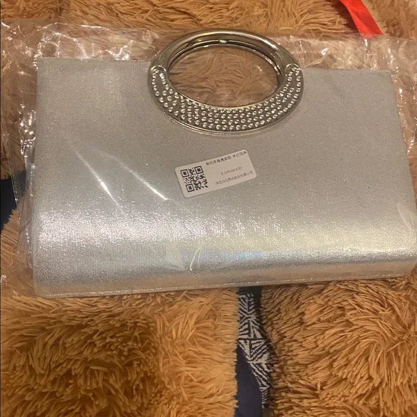 New Without Tag Evening Silver Clutch - Image 5