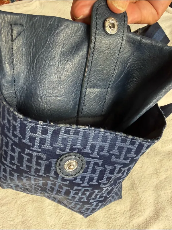 Tommy Hilfiger Navy and Midnight Blue Jacquard Logo Tote - Image 5