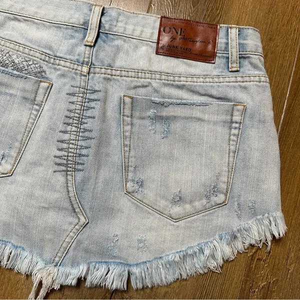 One Teaspoon One X Junkyard Denim Mini Skirt in Phoenix Size 25 Distressed Light - Image 9